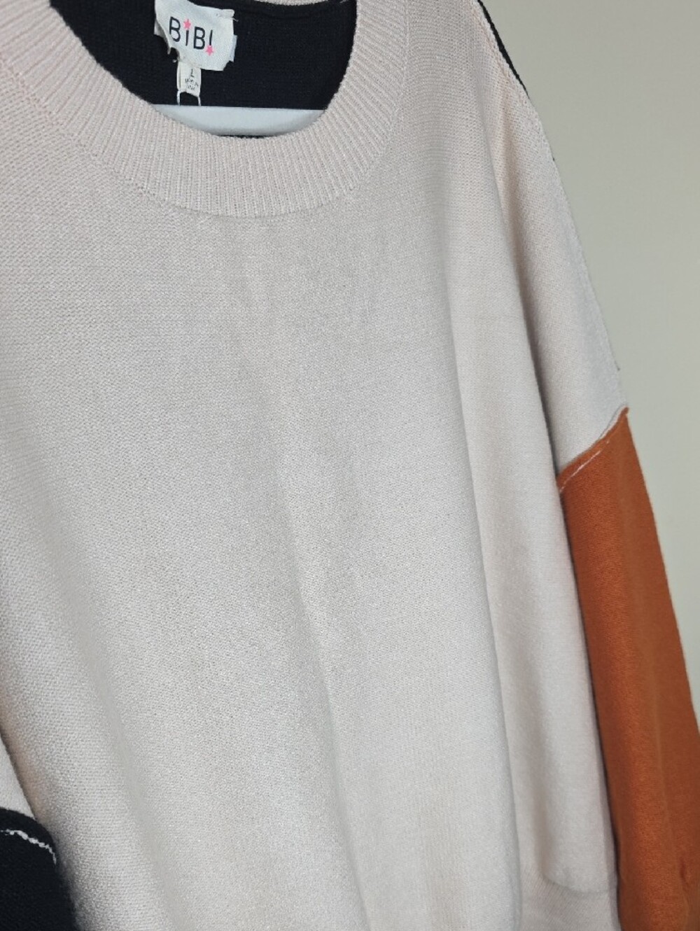 BiBi NWT Oversized Colorblock Sweater Cream Black Rust Size L - Picture 4 of 5